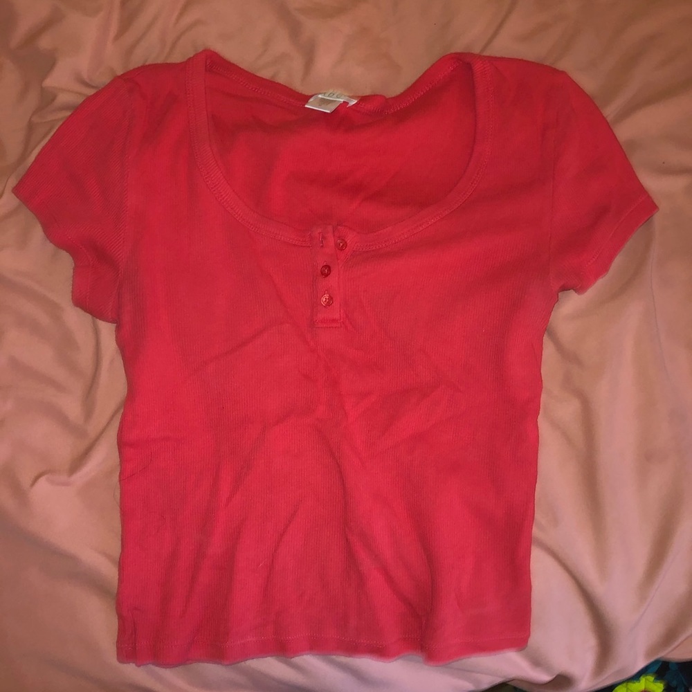 red crop to with buttons
